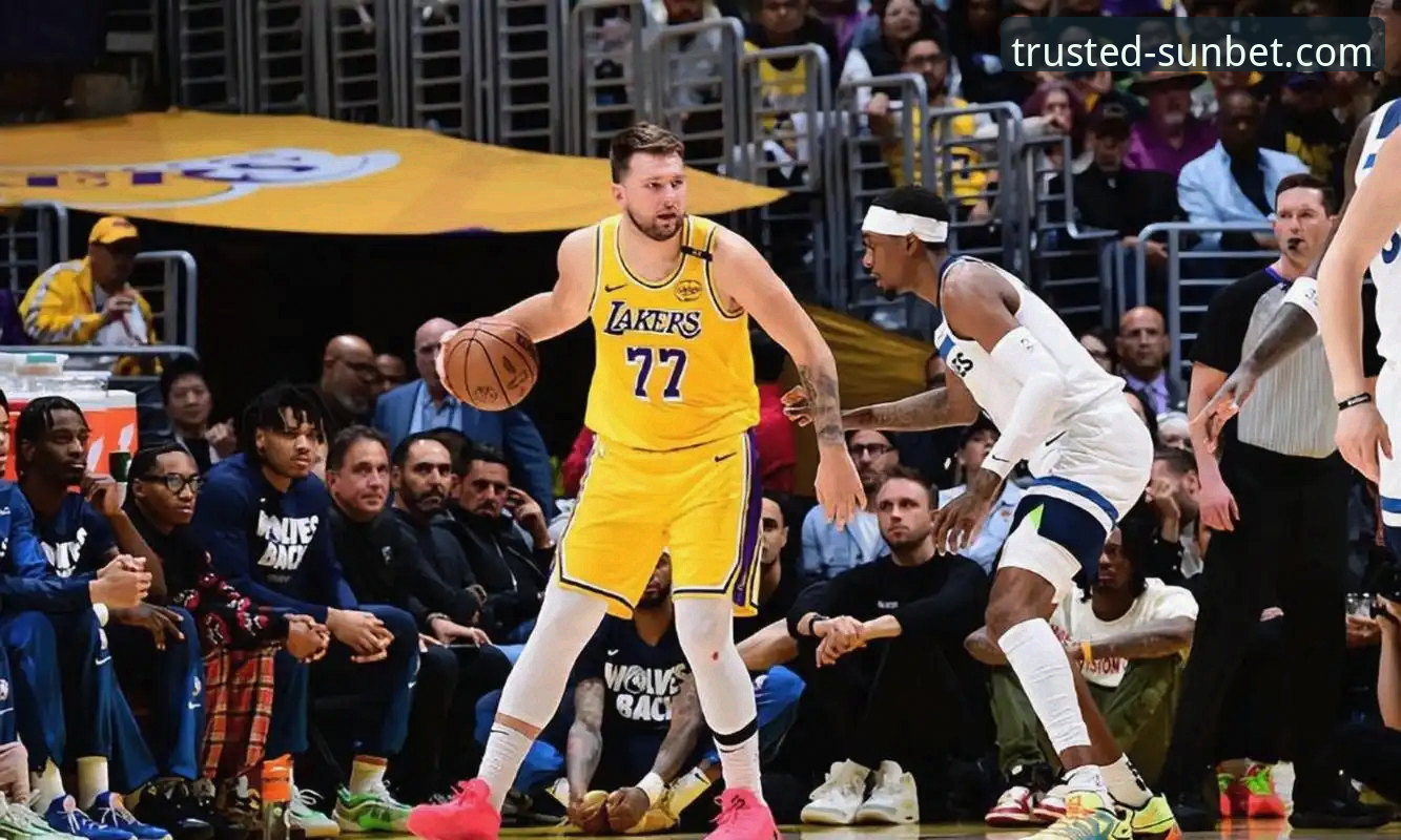 新利官方网站功能详解 从湖人队大胜步行者,看新利官方网站功能详解与观赛体验提升